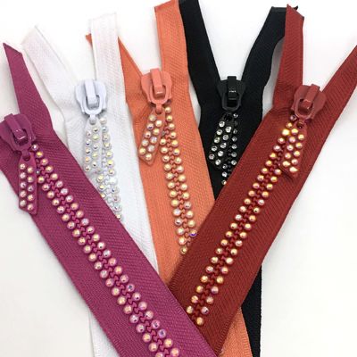 #5 #10 Auto-Lock Rhinestone Metal Zipper Open End W czerwono