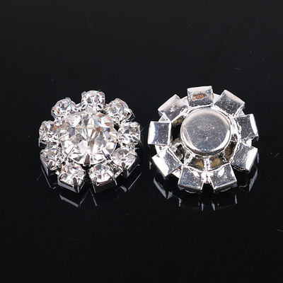Kształt kwiatu ślubnego metalowego Jasny kolor Krystal Button Luxury Shank Fancy Crystal Diamond Buttons For Clothes