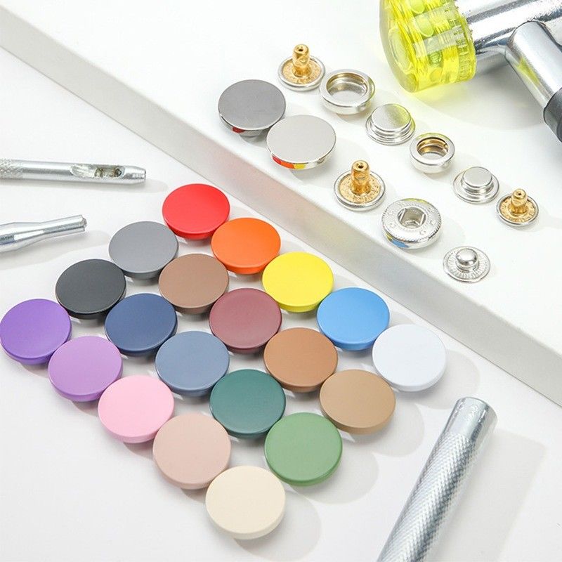 Akcesoria dekoracyjne Round Press Zink Alloy Custom Metal Snap Buttons For Clothes